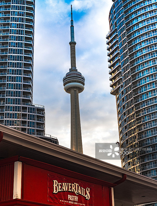 加拿大国家电视塔与河狸尾图片素材