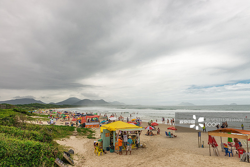 巴西南部弗洛里亚诺波利斯岛的巴拉海滩图片素材