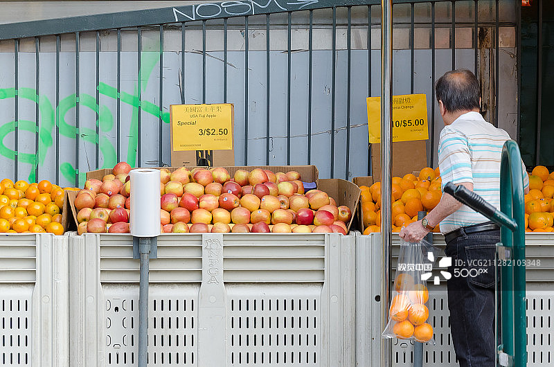 新步行街庆祝活动中的农贸市场图片素材
