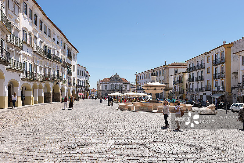 葡萄牙埃武拉市吉拉尔多广场图片素材