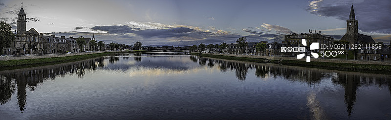 尼斯河穿城而过图片素材