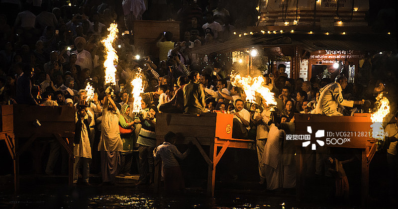 恒河上的仪式图片素材