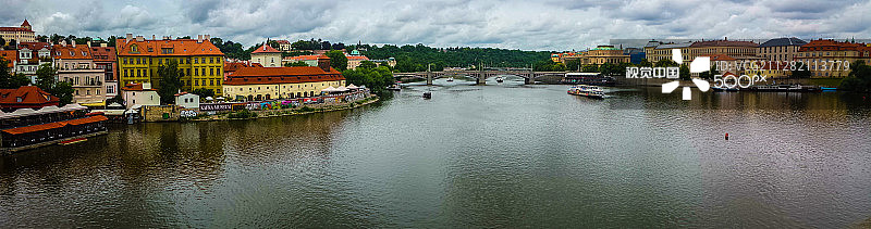 伏尔塔瓦河全景图片素材