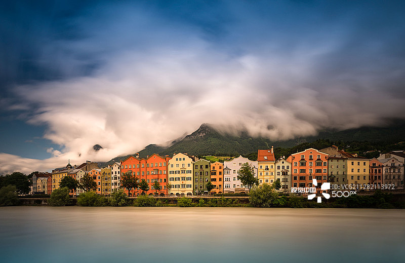 因斯布鲁克彩色房屋图片素材