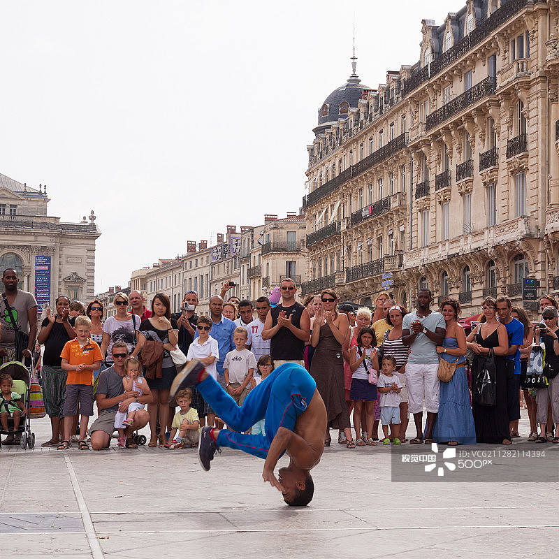 街头霹雳舞表演者图片素材