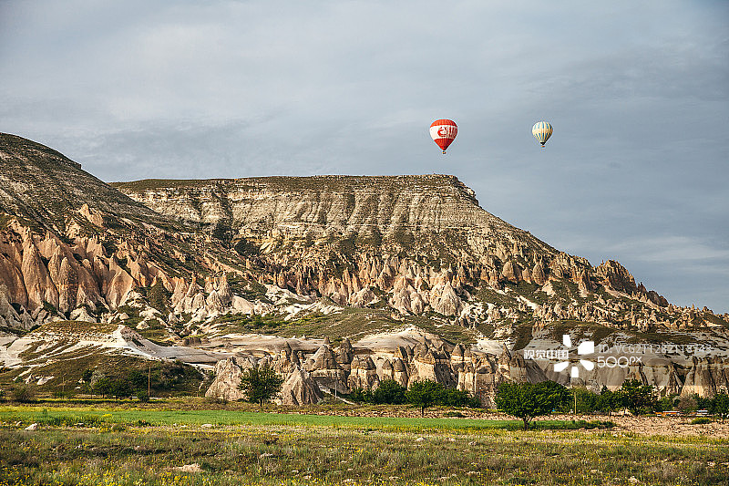 卡帕多奇亚热气球飞行图片素材