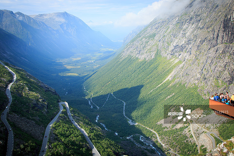 在精灵之路漂浮图片素材