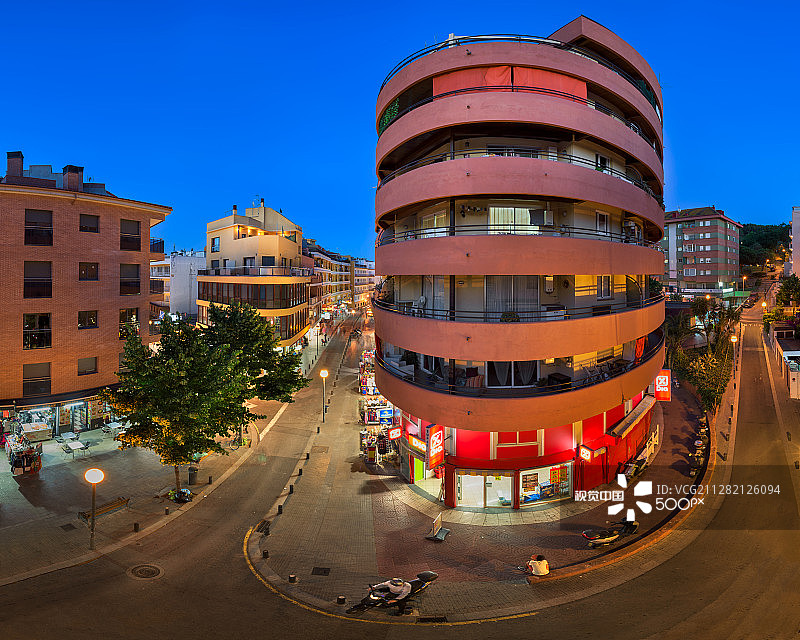 西班牙加泰罗尼亚略雷特·德玛的夜晚图片素材