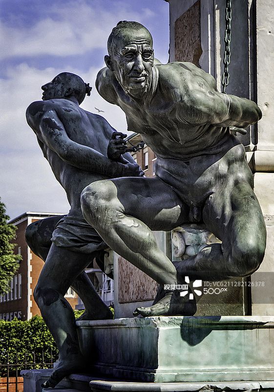 里窝那水边的四个摩尔人雕像图片素材