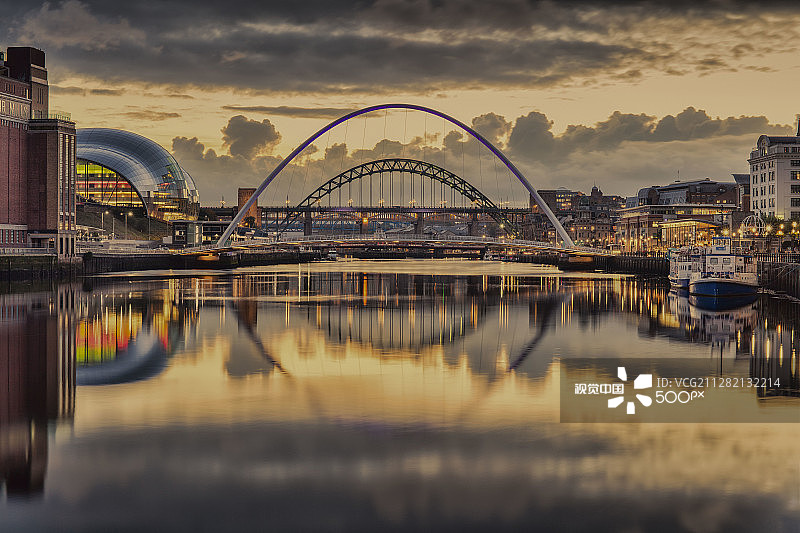 黄昏时的泰恩河图片素材