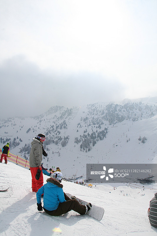 在奥地利齐勒河谷滑雪和滑雪板图片素材