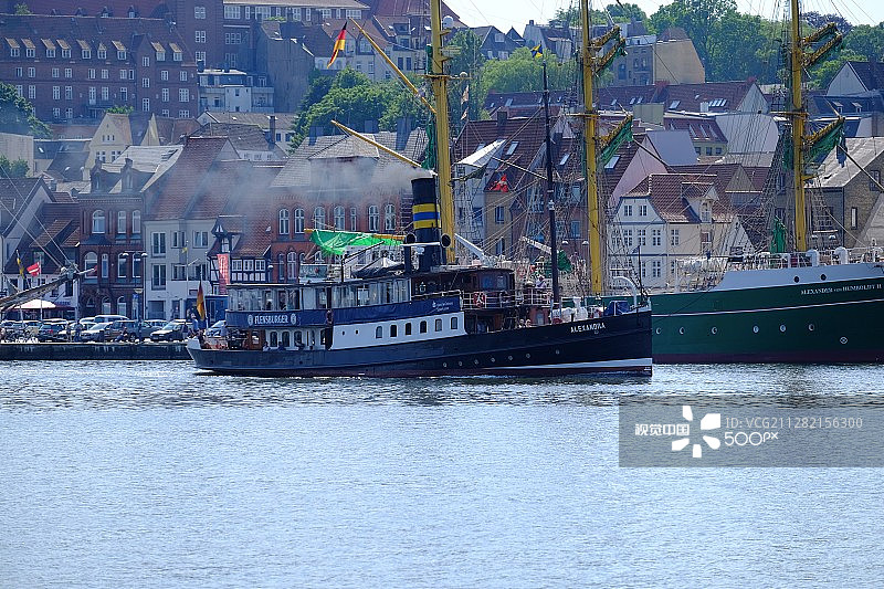 弗伦斯堡港的亚历山德拉蒸汽船图片素材