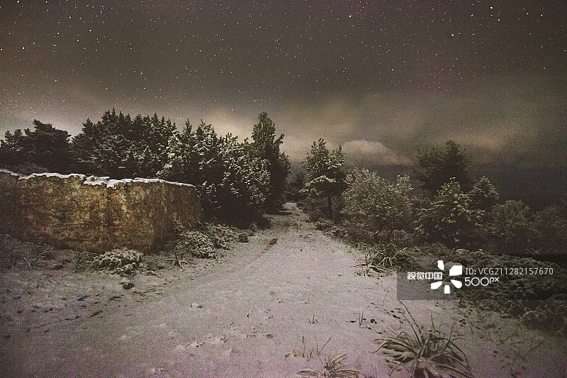 白雪皑皑的斯佩采斯岛图片素材