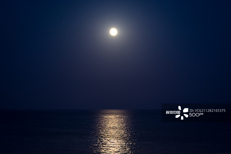 海上满月 I图片素材