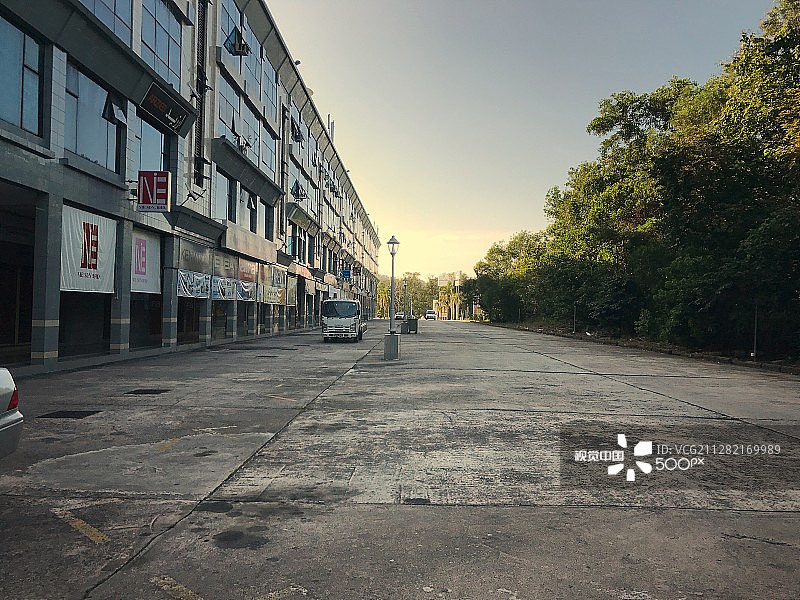 暴风雨前的平静图片素材
