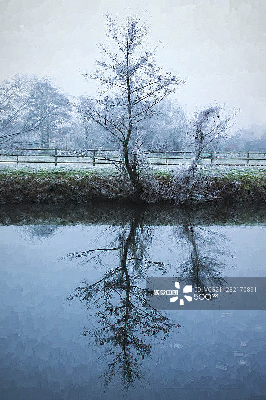 阿朗松萨尔特河畔冬季景色图片素材