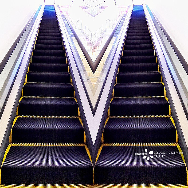 通往天堂的自动扶梯图片素材