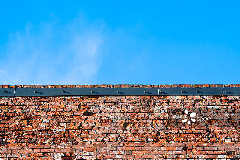 蓝天与红墙图片素材
