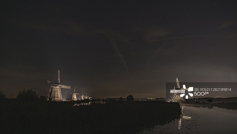 荷兰金德代克的风车图片素材