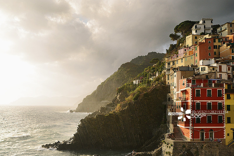 暴风雨后的里奥马焦雷图片素材
