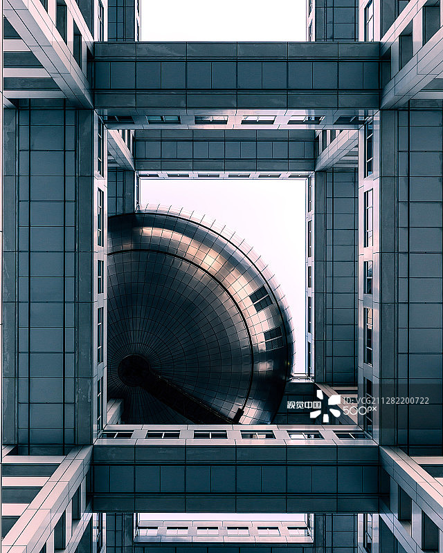 不明飞行物已着陆图片素材