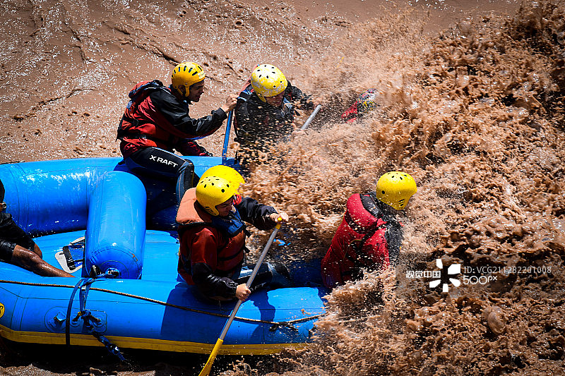浑浊的水图片素材
