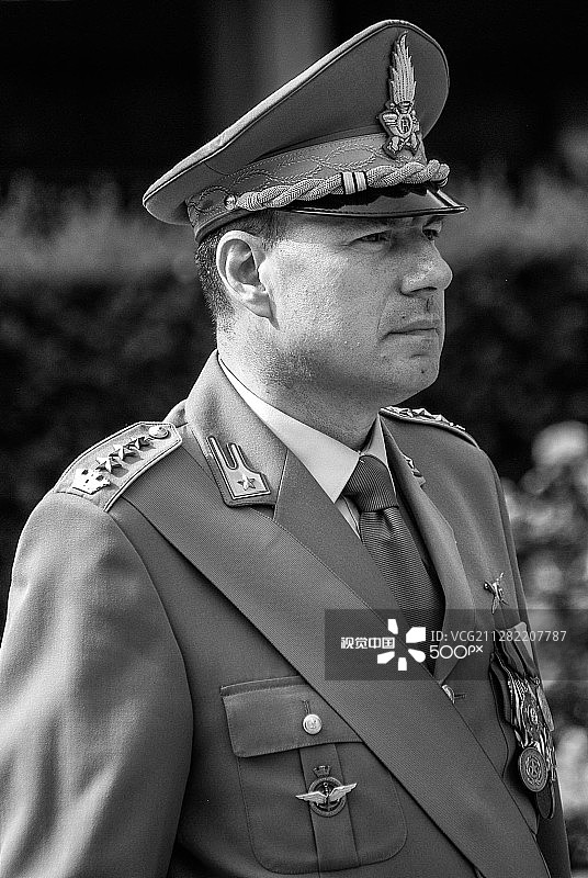 严肃的表情图片素材