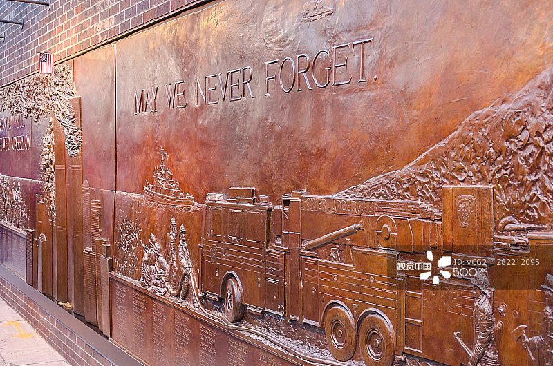 纽约市消防局的青铜浮雕纪念墙图片素材