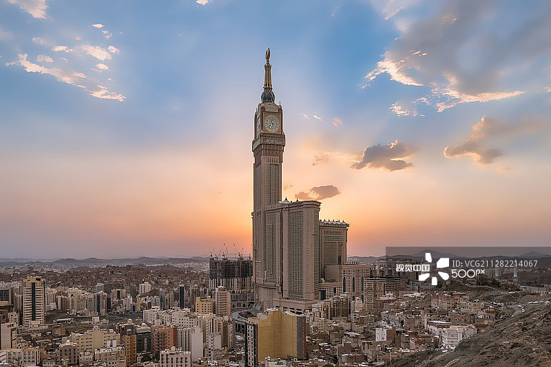 日落时分的钟楼图片素材