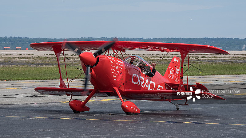 肖恩·塔克驾驶甲骨文挑战者III号飞行表演图片素材