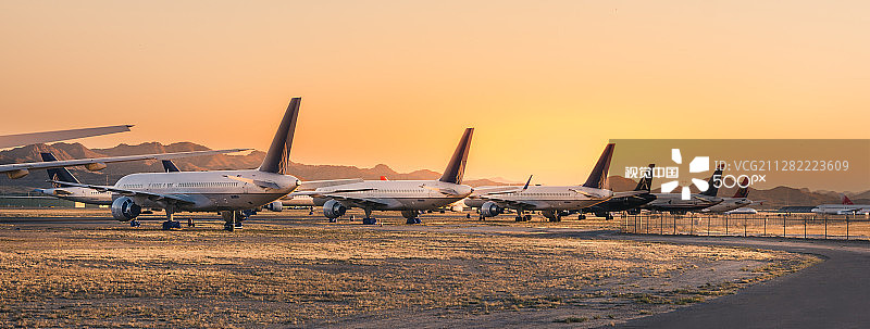 固特异机场墓地的日落图片素材