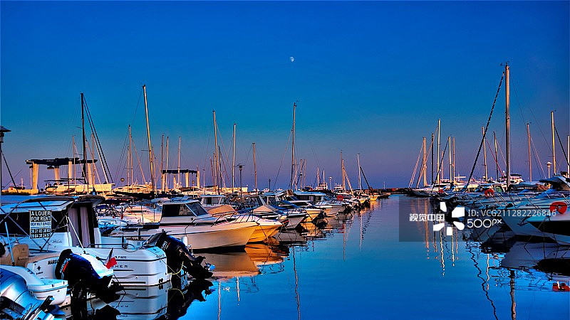 戛纳卡米耶雷永港图片素材