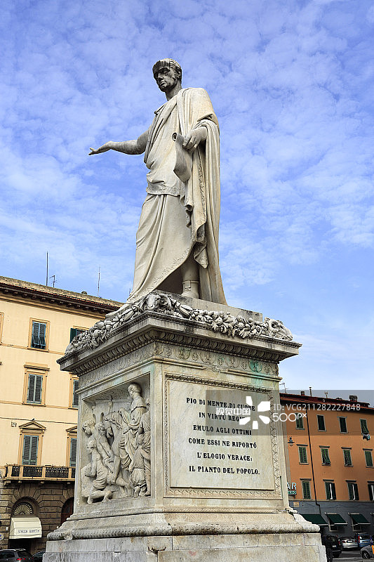 利沃诺共和国广场上的费迪南三世雕像图片素材