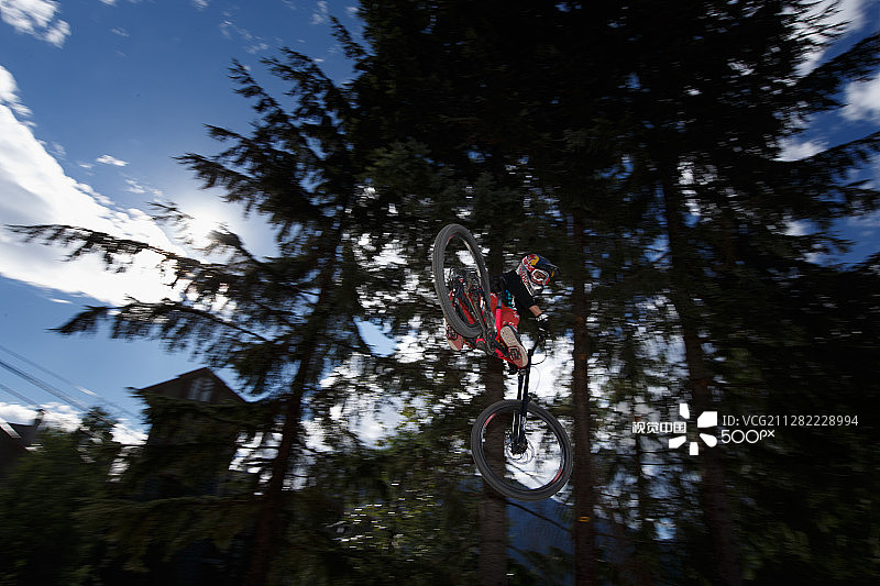 惠斯勒A线山地自行车赛：芬恩·伊尔斯图片素材