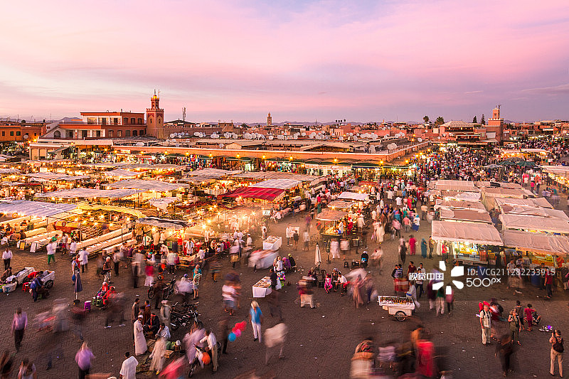 马拉喀什贾玛埃尔夫纳广场日落景色，摩洛哥，北非图片素材