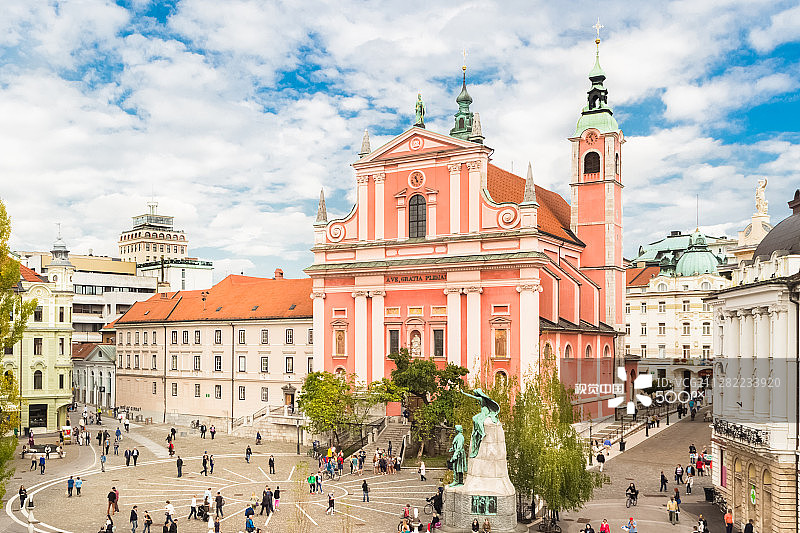 卢布尔雅那的普雷舍伦广场和圣方济各教堂图片素材