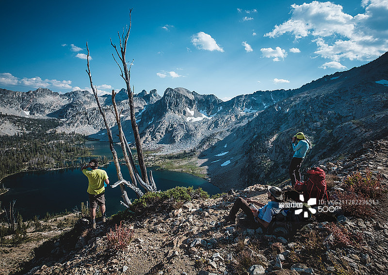 锯齿荒野双湖图片素材