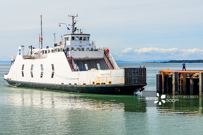 加拿大魁北克省特鲁瓦皮斯托勒/莱埃斯库曼渡轮图片素材