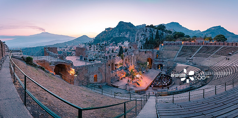 西西里岛陶尔米纳古剧院图片素材