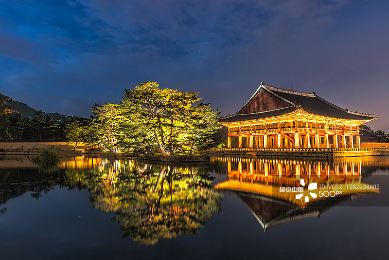 韩国首尔景福宫夜景图片素材