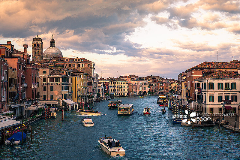 威尼斯大运河上的日落图片素材