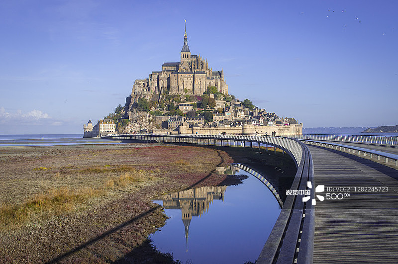 圣米歇尔山倒影图片素材