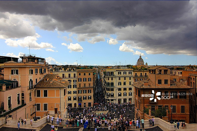 罗马西班牙阶梯上的乌云图片素材