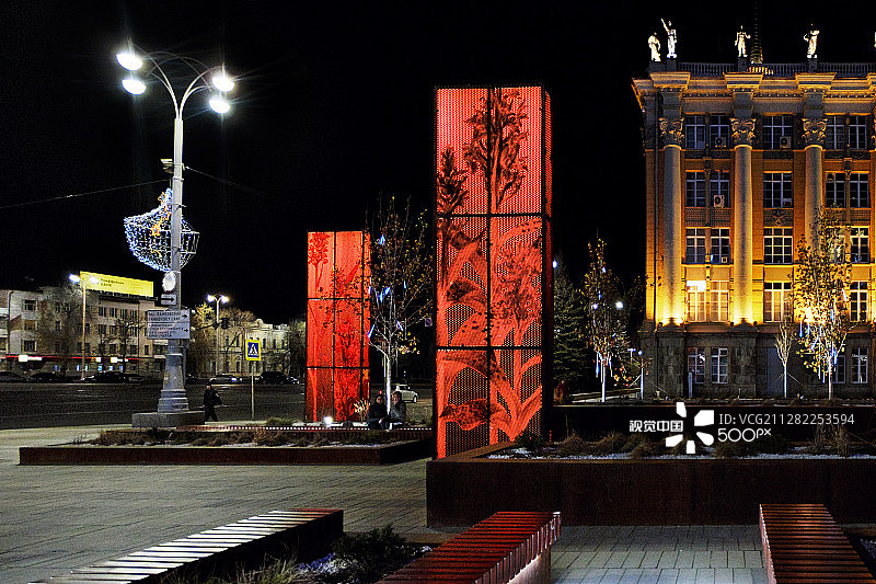 叶卡捷琳堡中心广场的市政厅大楼图片素材