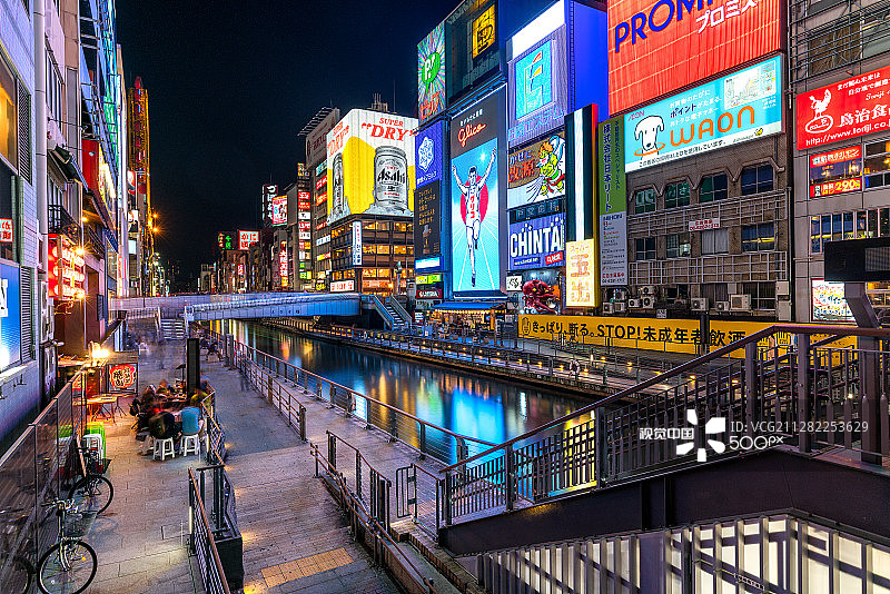 大阪道顿堀的霓虹灯夜景图片素材