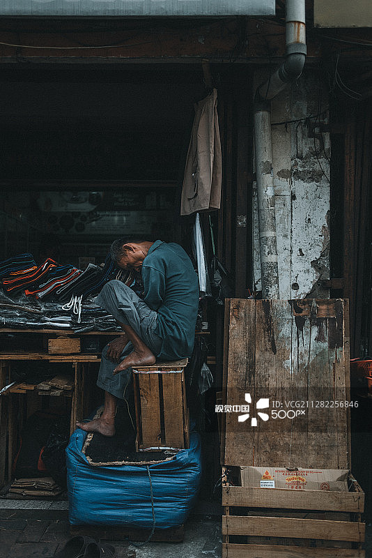 雅加达的艰苦生活图片素材