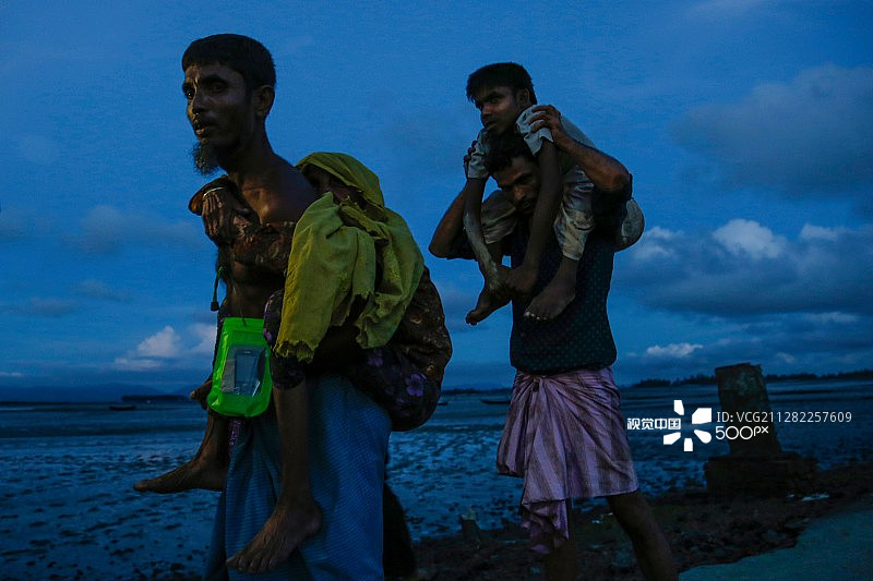 进入孟加拉国的罗兴亚难民图片素材