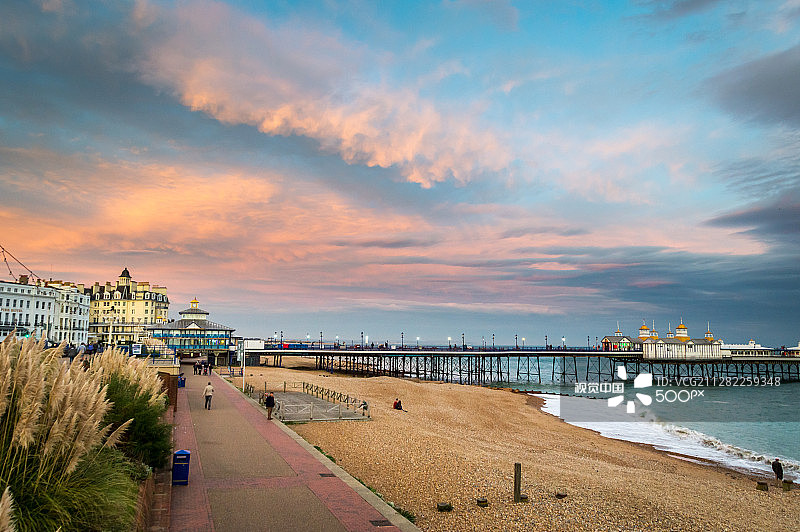 伊斯特本码头壮丽的日落图片素材