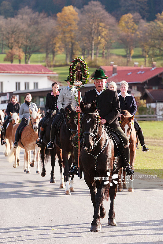 德国巴伐利亚洪哈姆的圣伦哈迪节图片素材