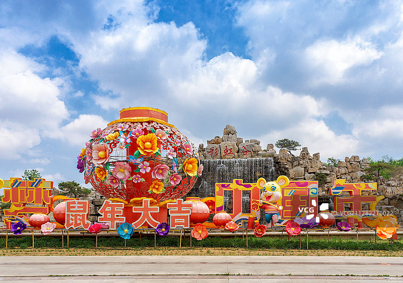雪山彩虹谷图片素材